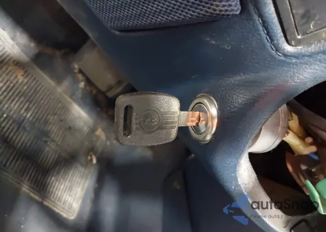 1991 Toyota Camry Le из США, поврежденный, VIN 4T1VV22E8MU050036